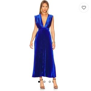 Gala Gown in Cobalt
L'IDEE